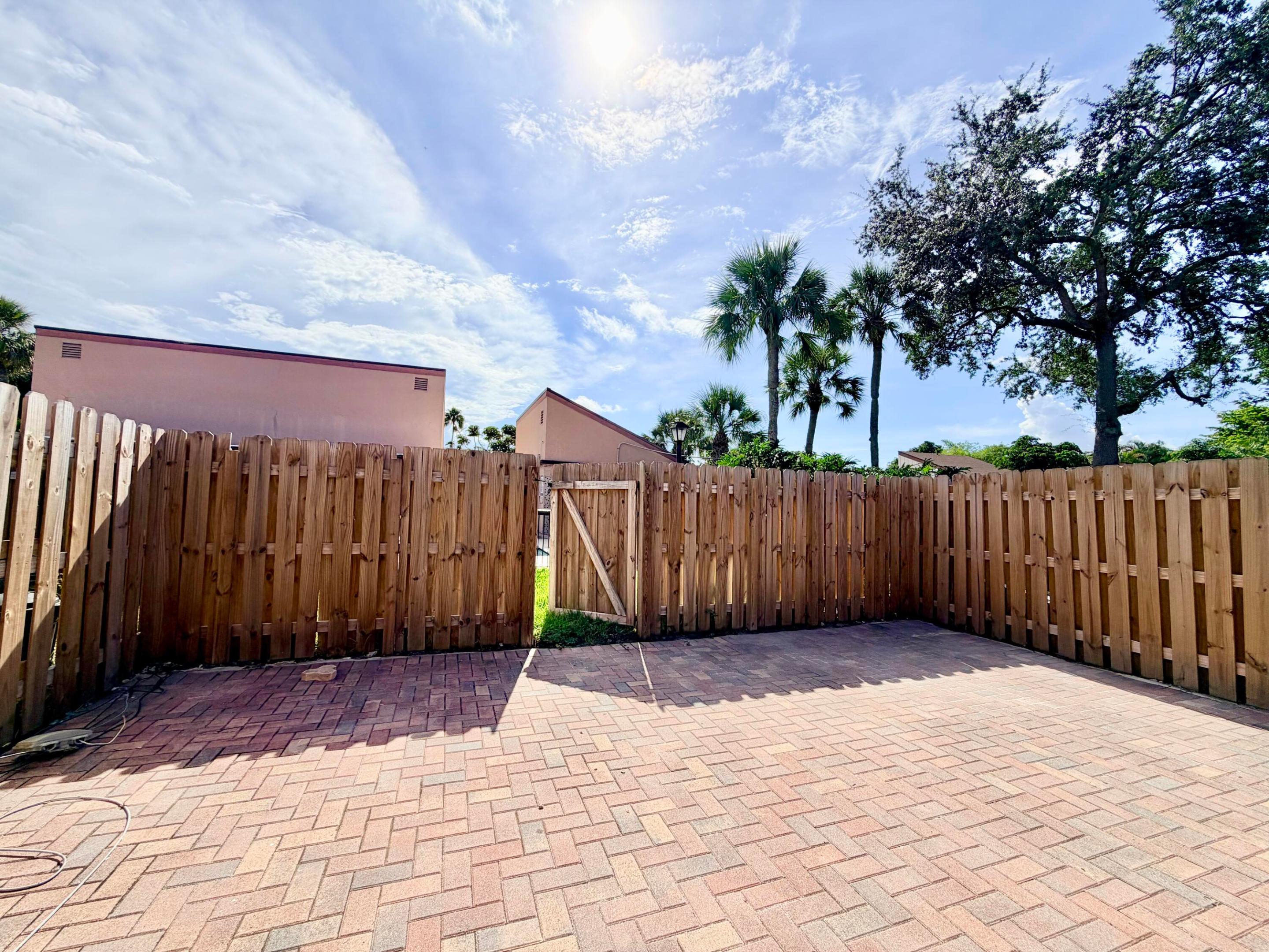 1720 NW 73rd Avenue