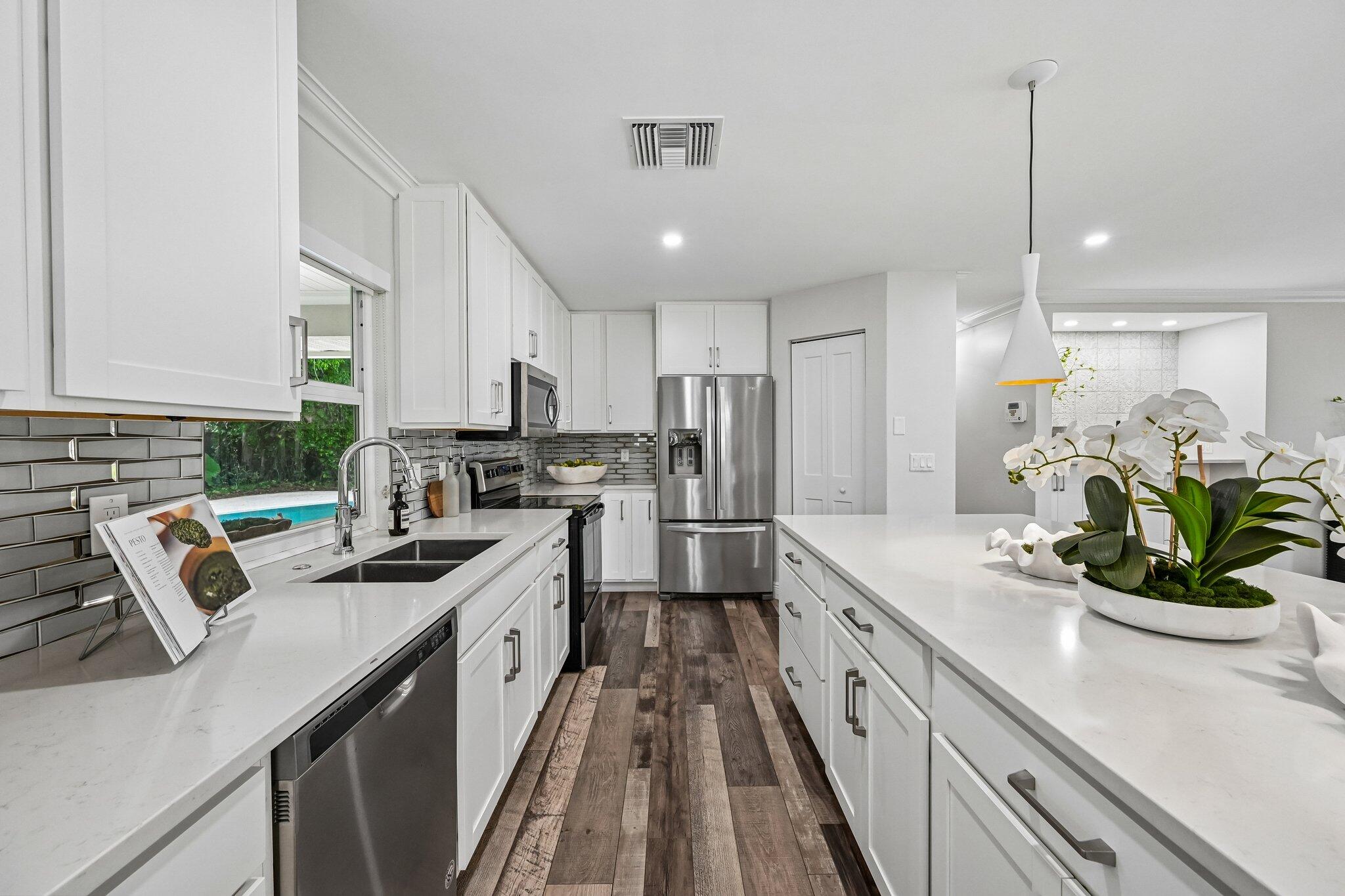 2610 Sun Cove Lane