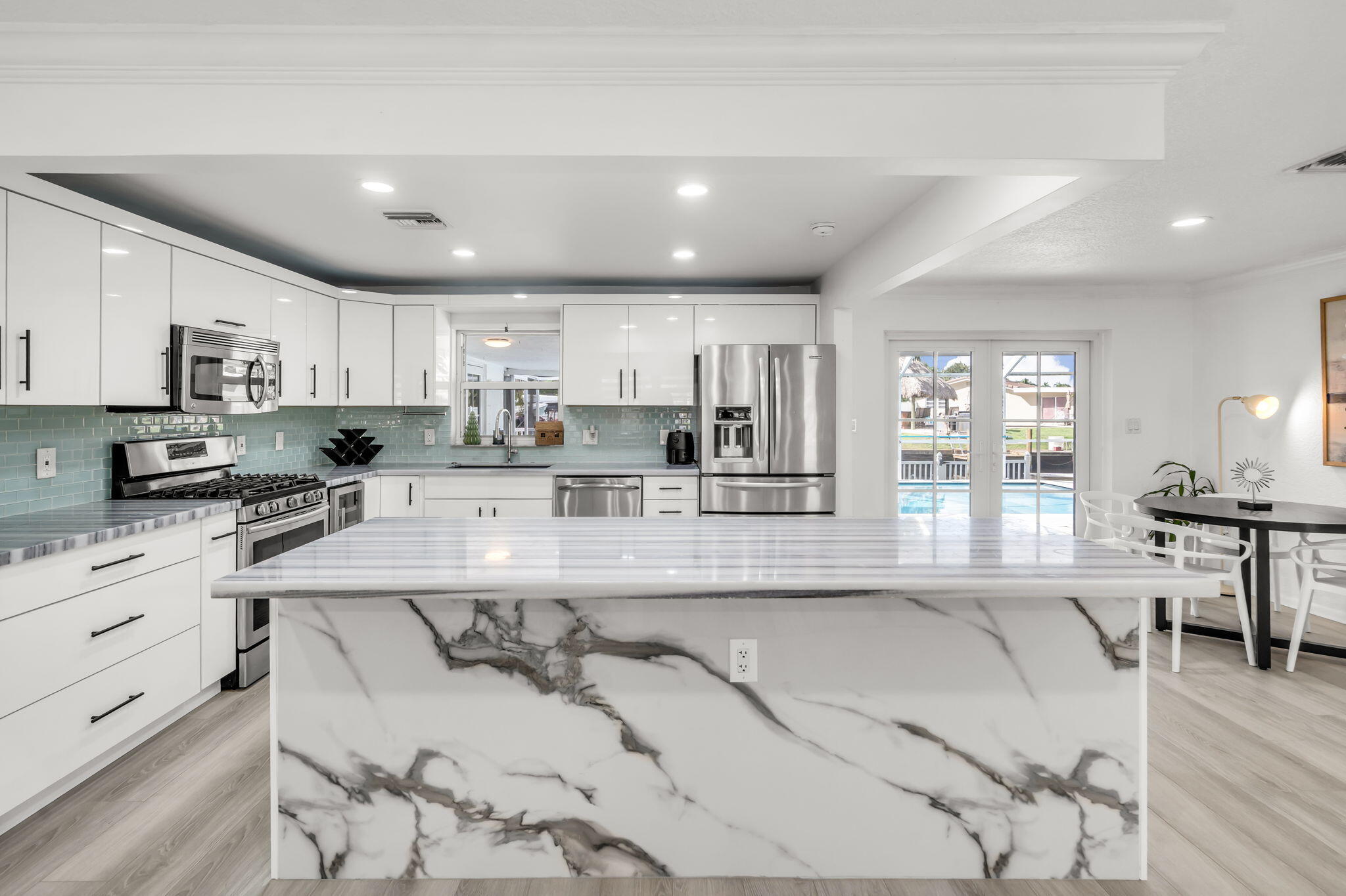 421 SW 18TH Street