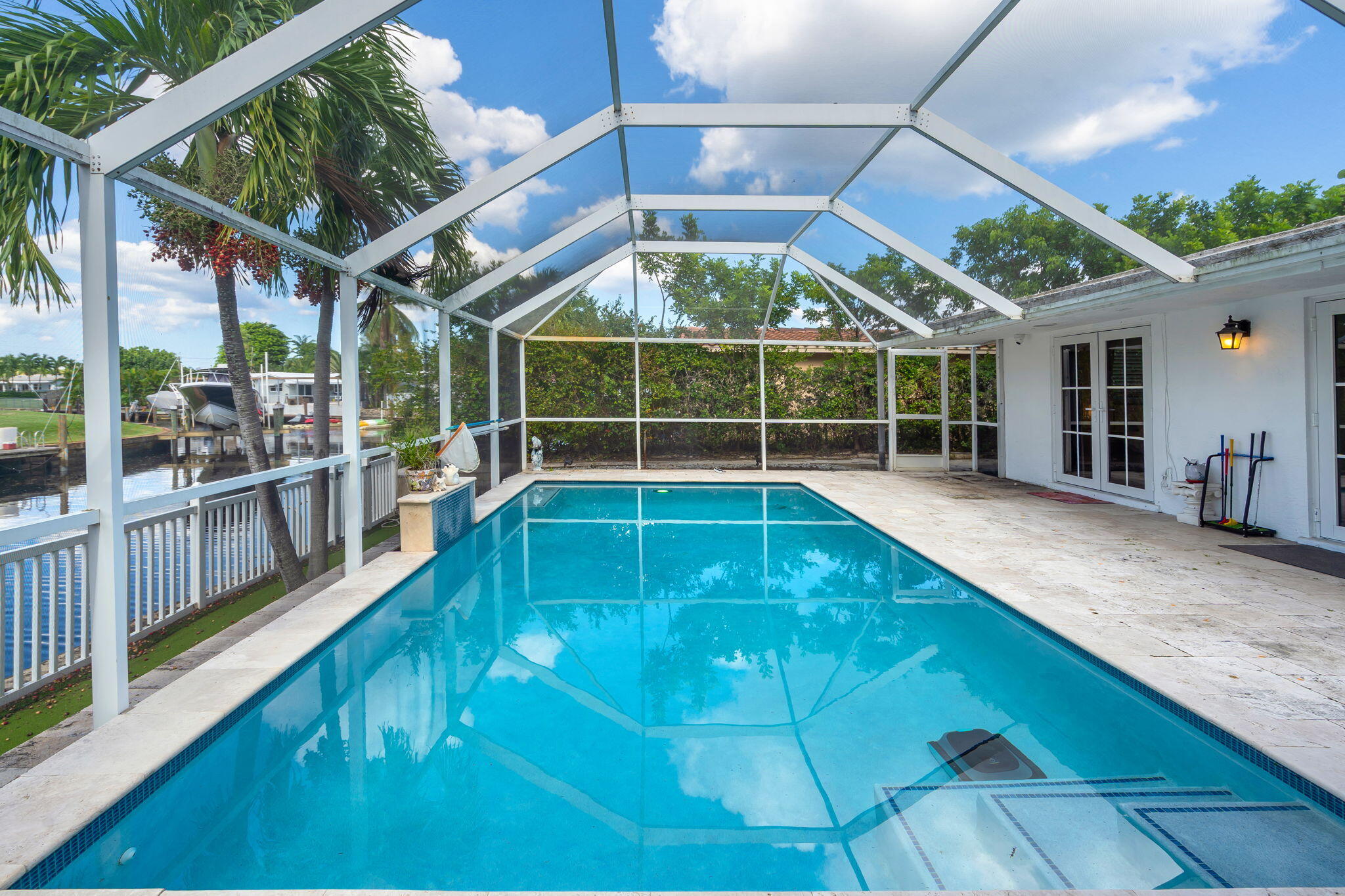 421 SW 18TH Street