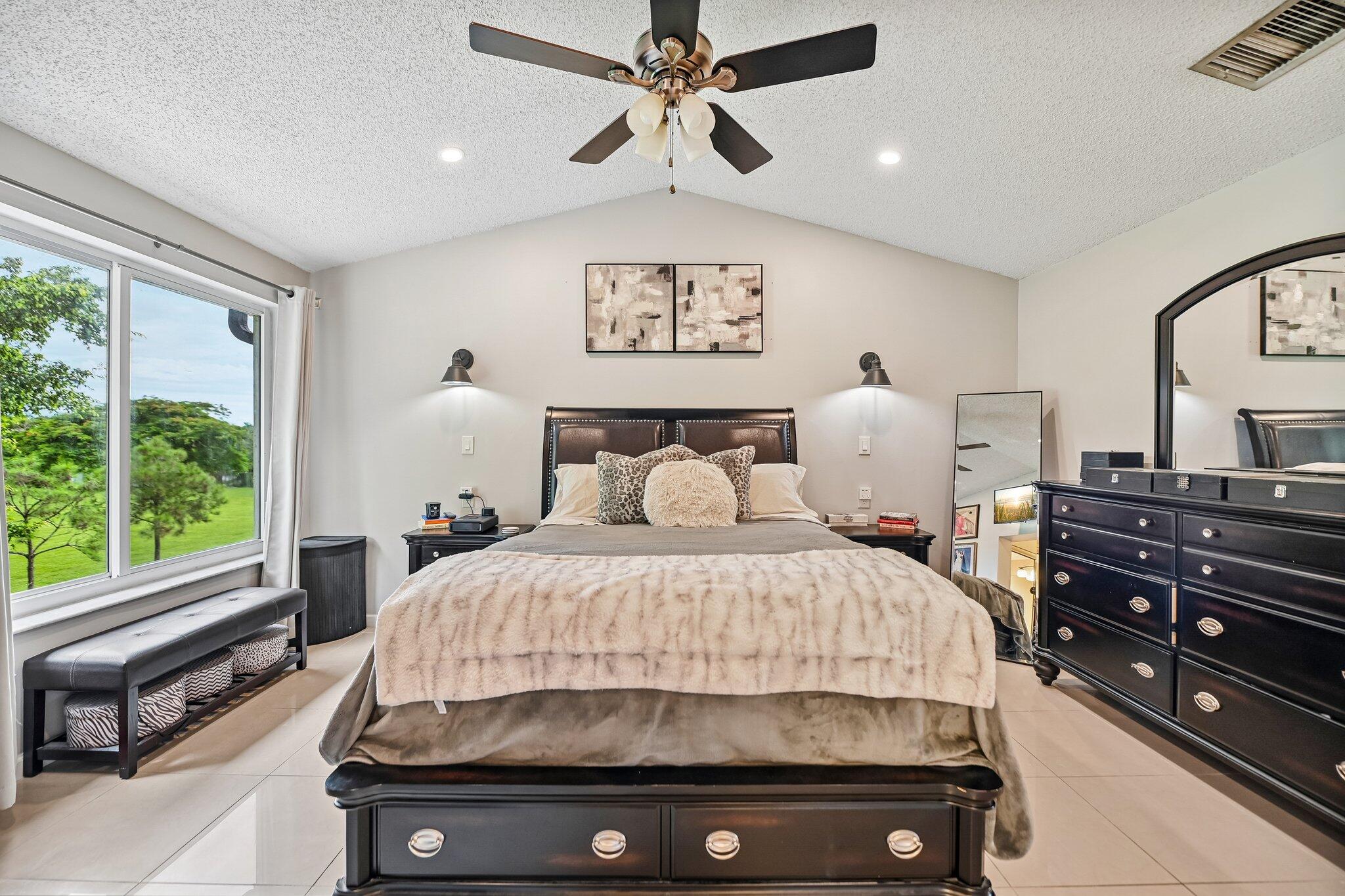 281 SW 95TH Terrace