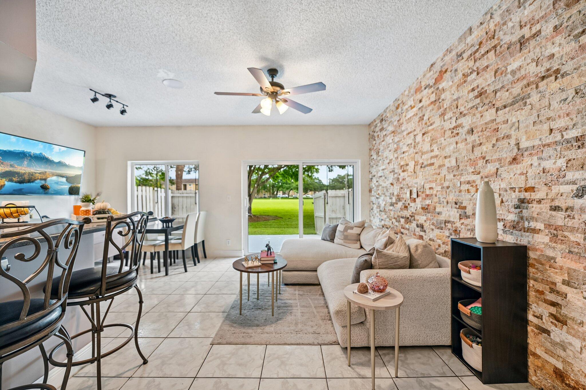 281 SW 95TH Terrace