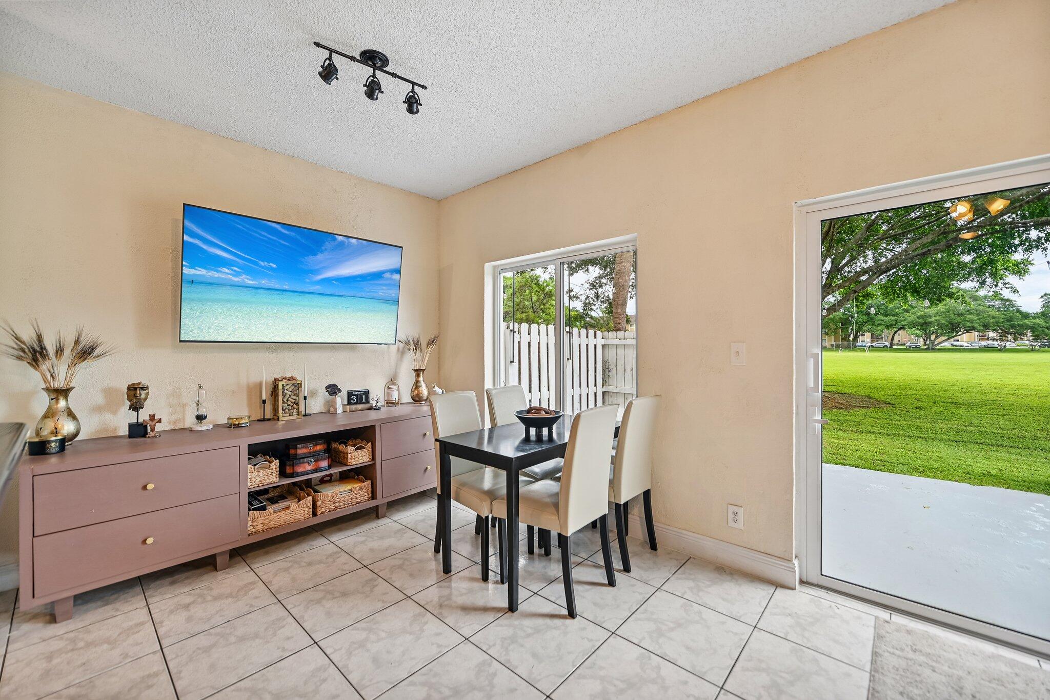 281 SW 95TH Terrace