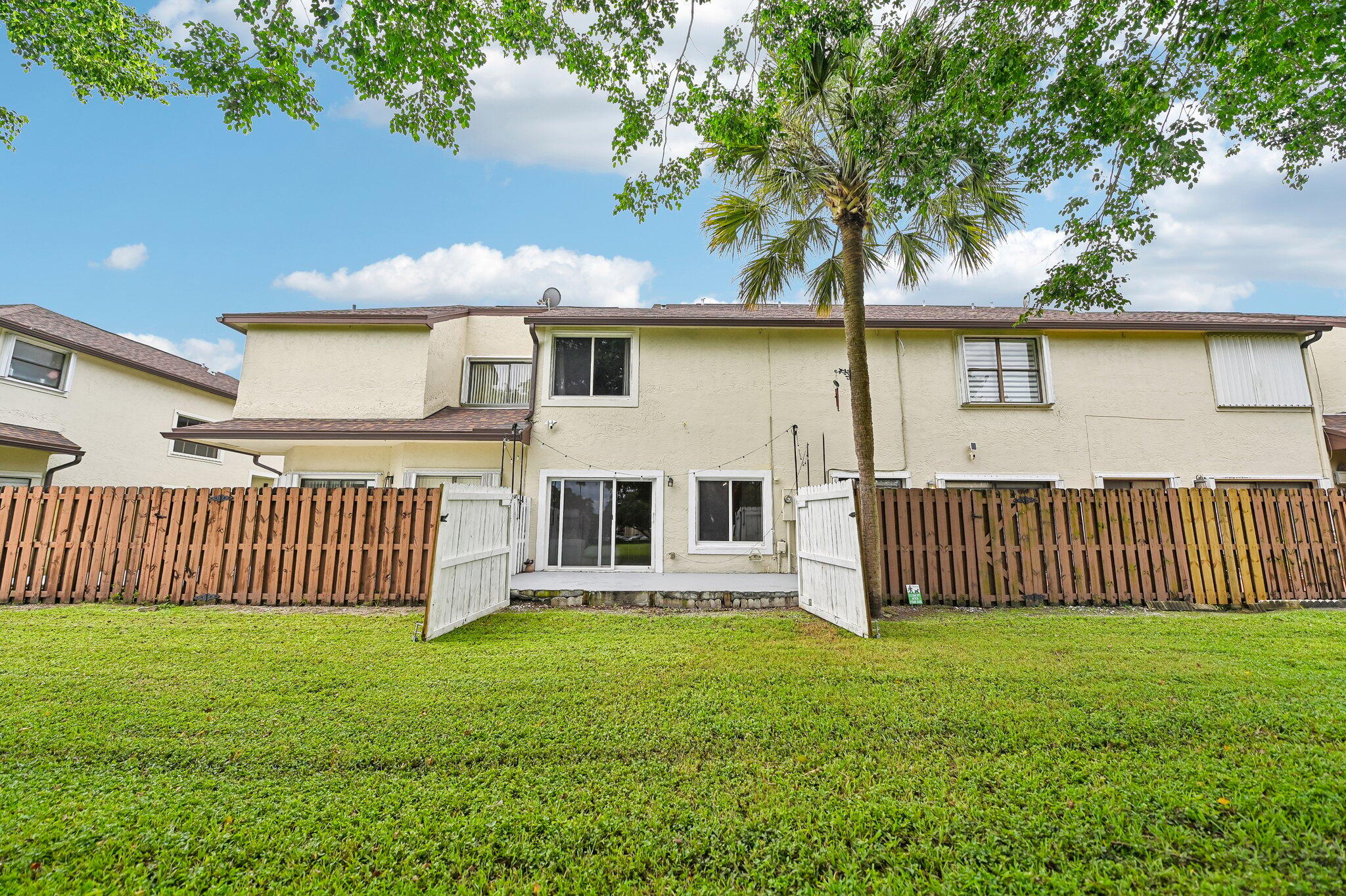 281 SW 95TH Terrace