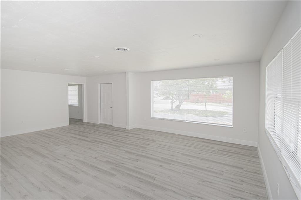 6409 Arbor Dr