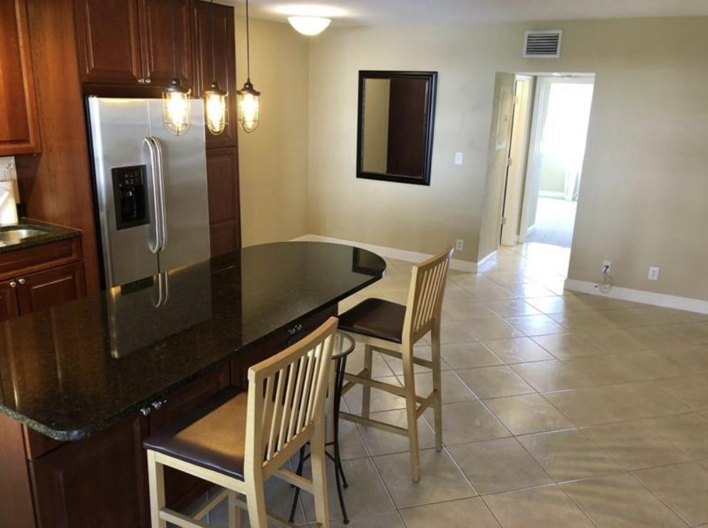 2881 NE 32nd St Unit: 217
