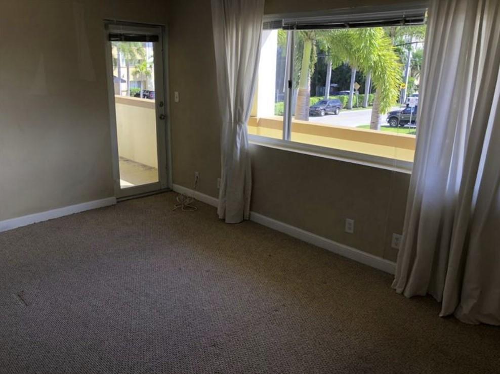 2881 NE 32nd St Unit: 217