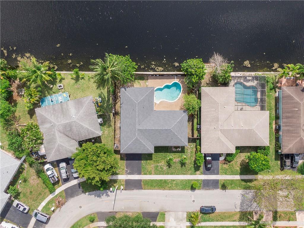 8280 NW 66th Ter