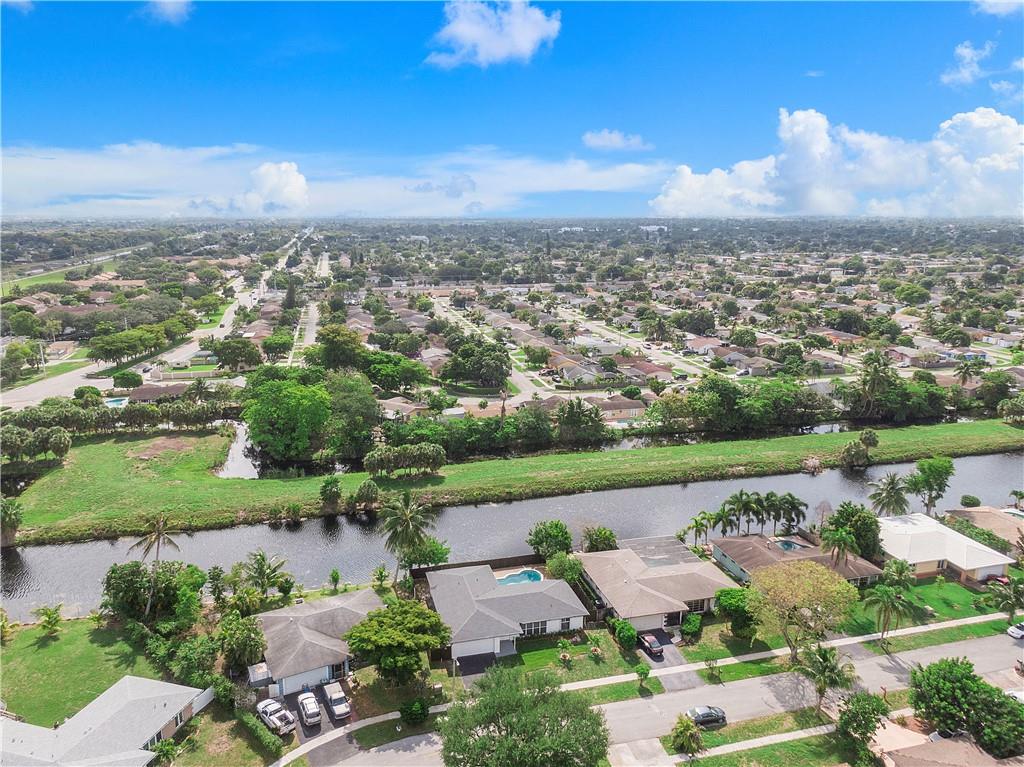 8280 NW 66th Ter