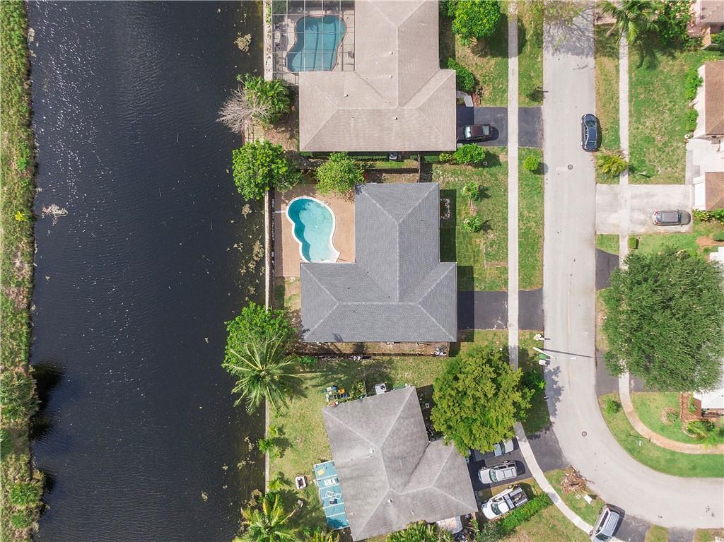 8280 NW 66th Ter