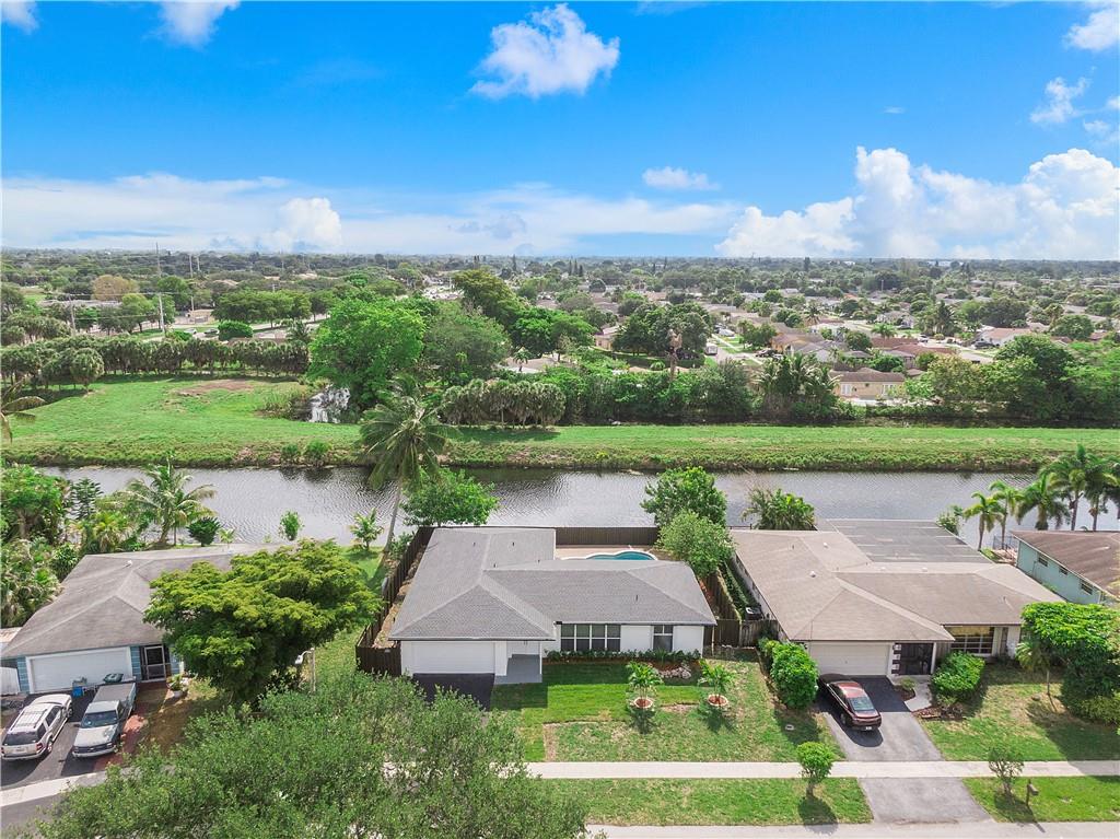 8280 NW 66th Ter
