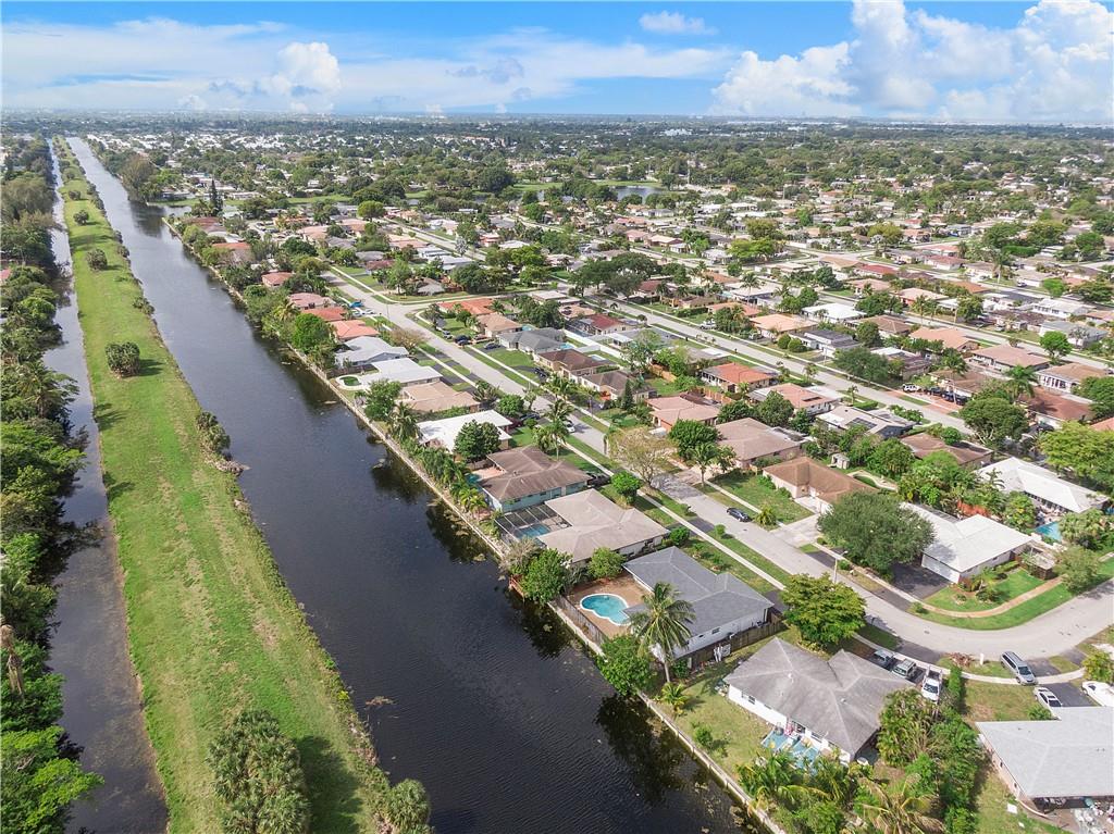 8280 NW 66th Ter