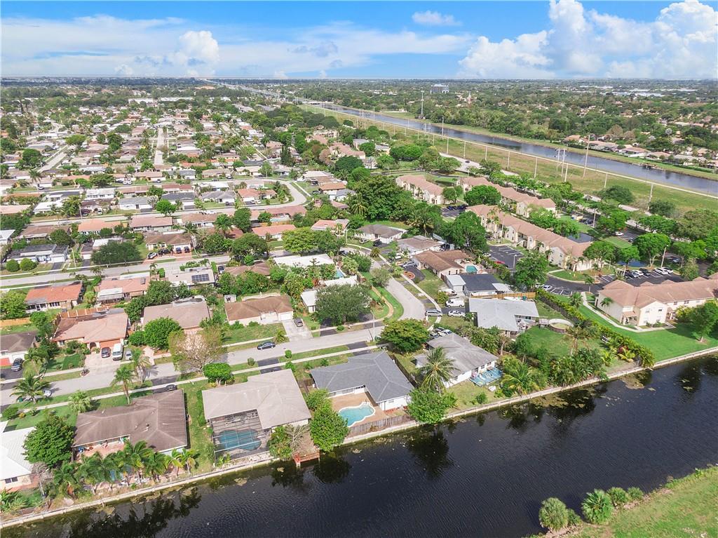 8280 NW 66th Ter