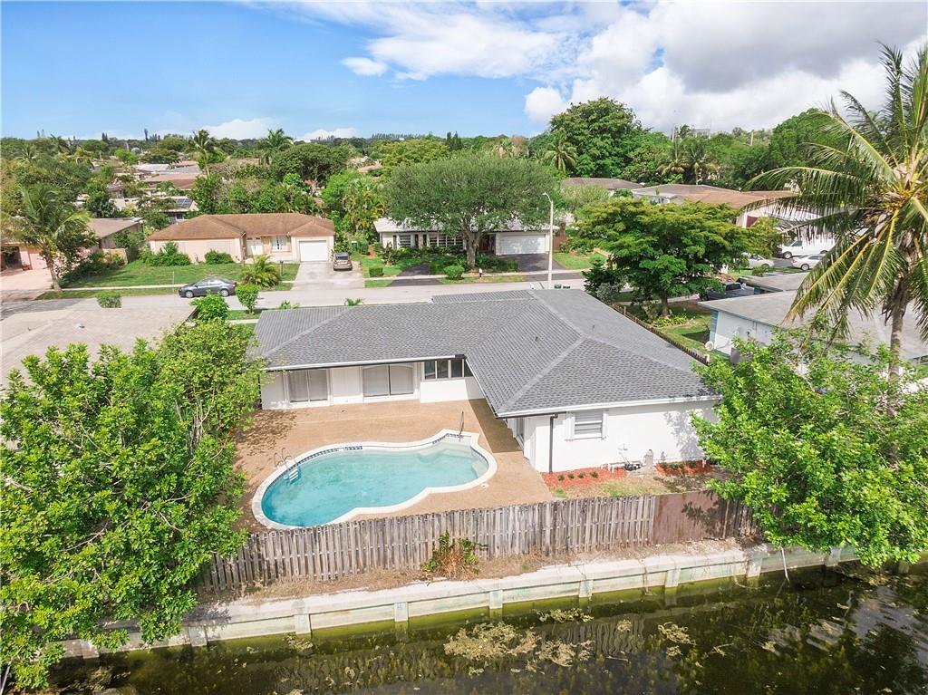 8280 NW 66th Ter