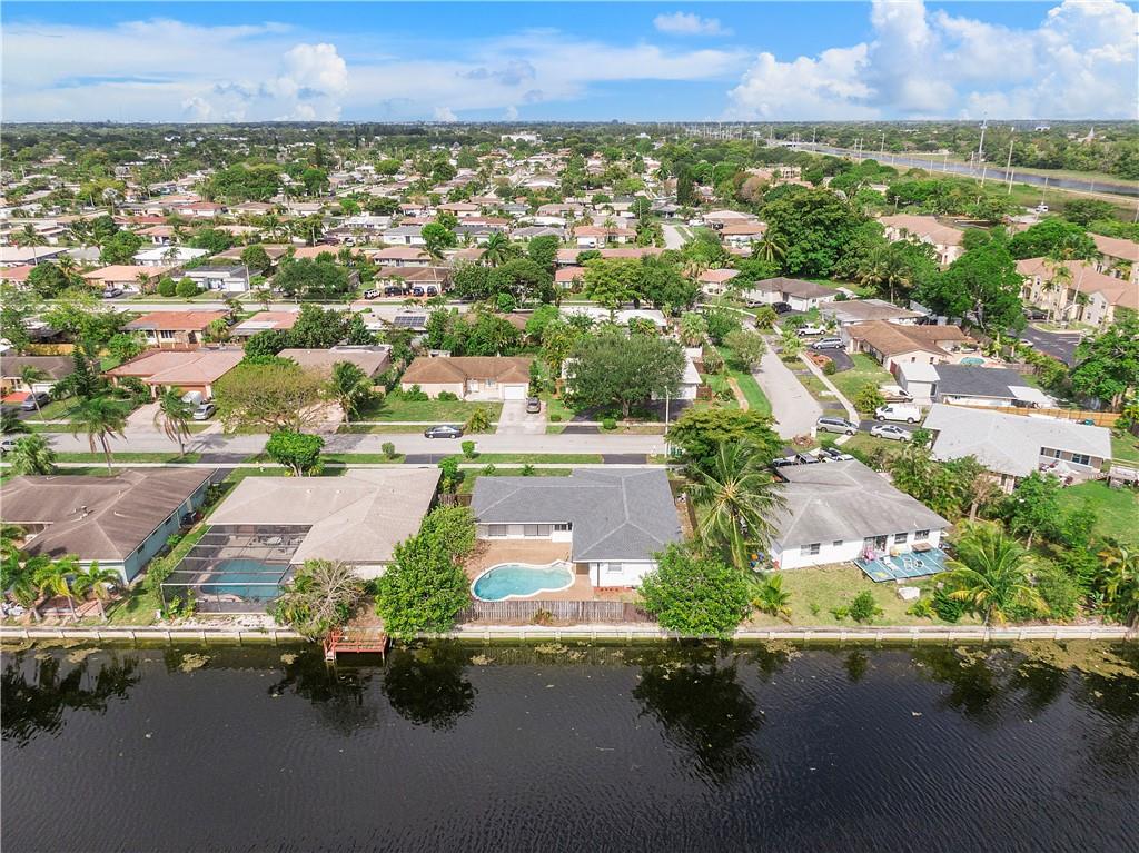 8280 NW 66th Ter