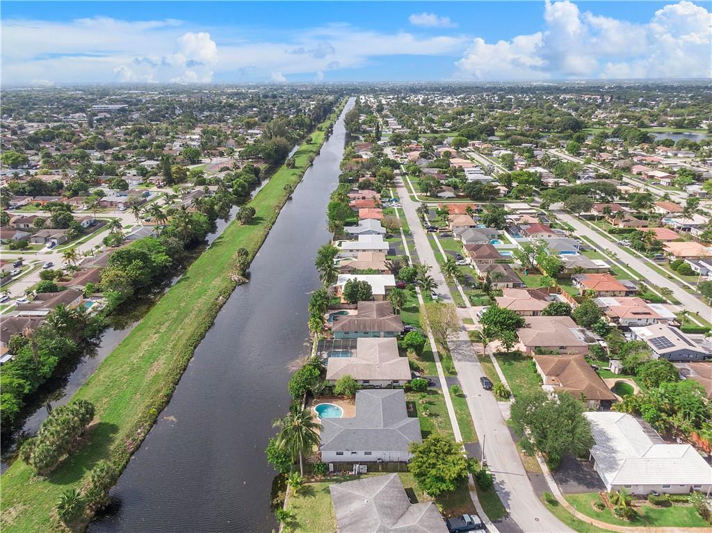 8280 NW 66th Ter
