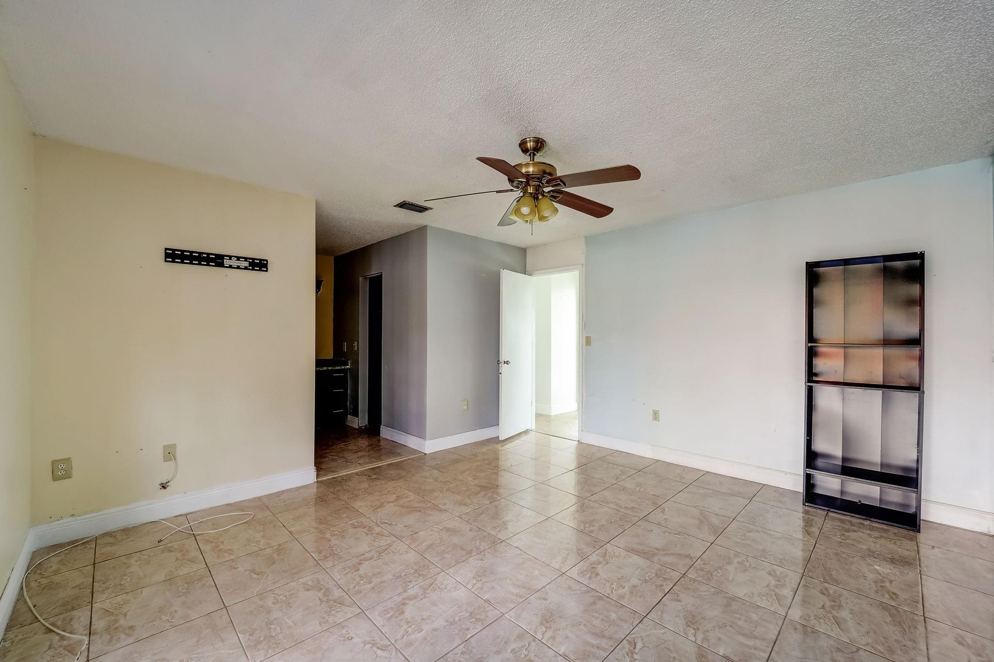 2134 SW 138th Ave