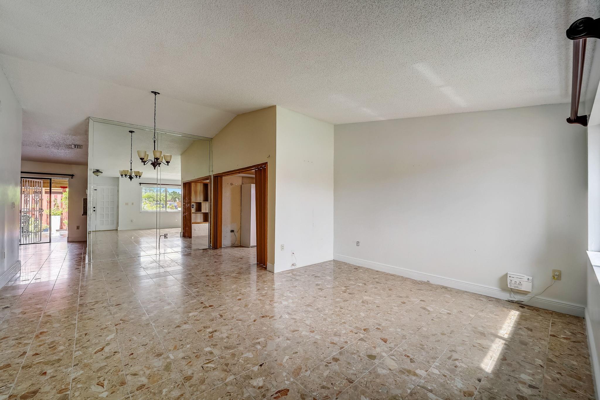 2134 SW 138th Ave