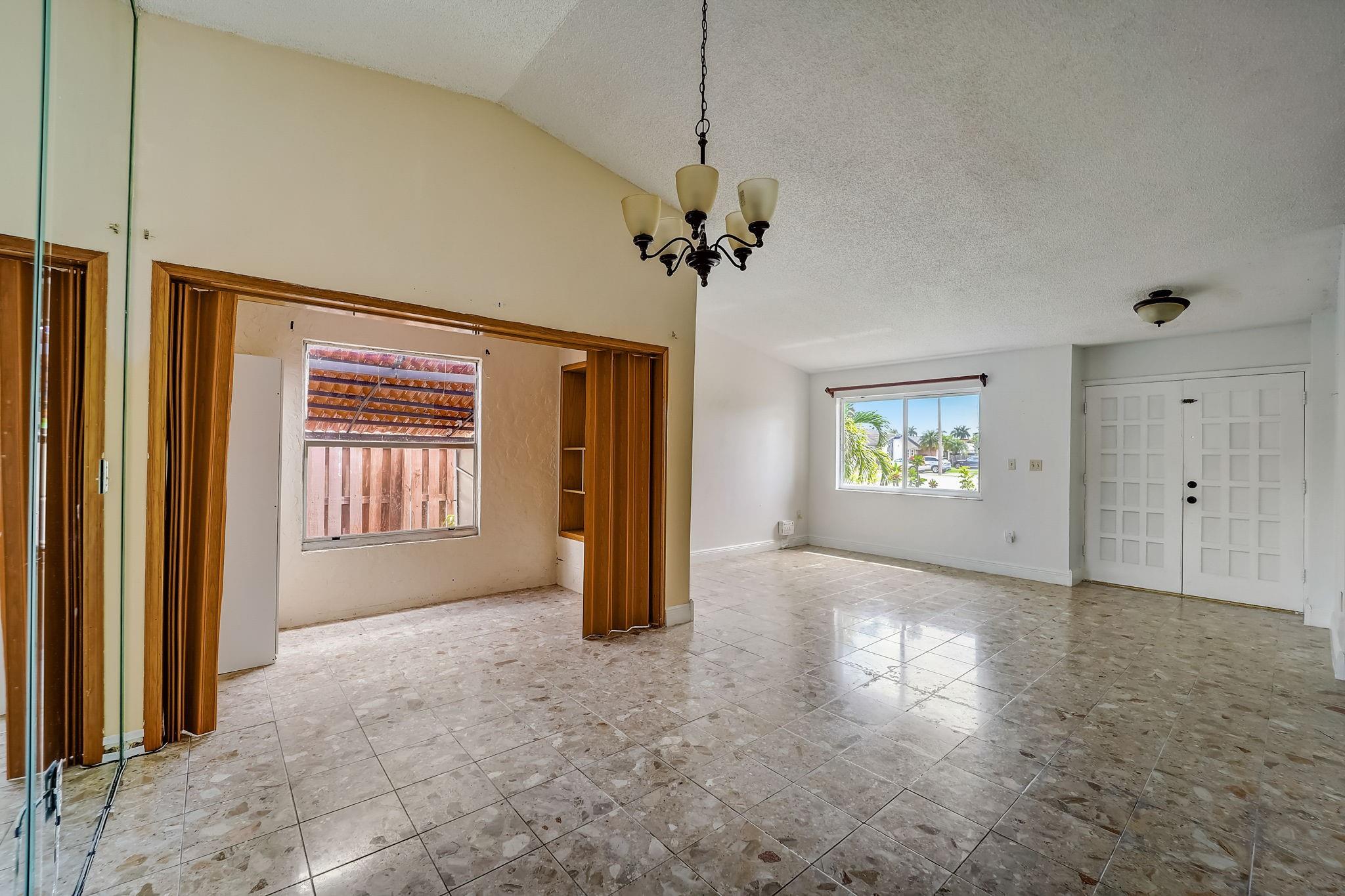 2134 SW 138th Ave