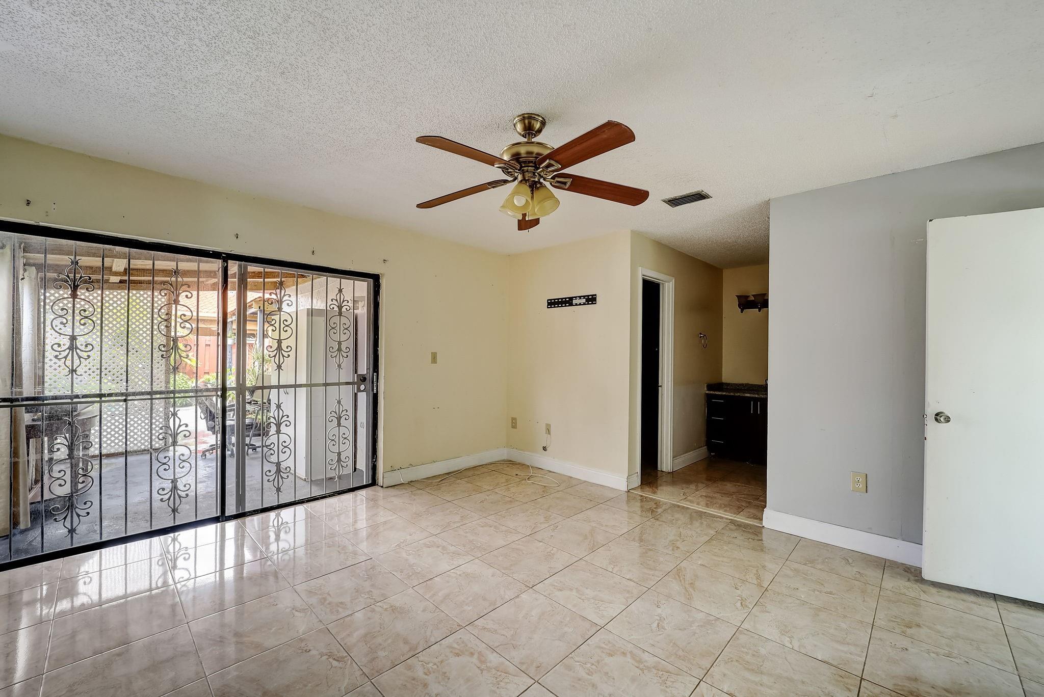 2134 SW 138th Ave