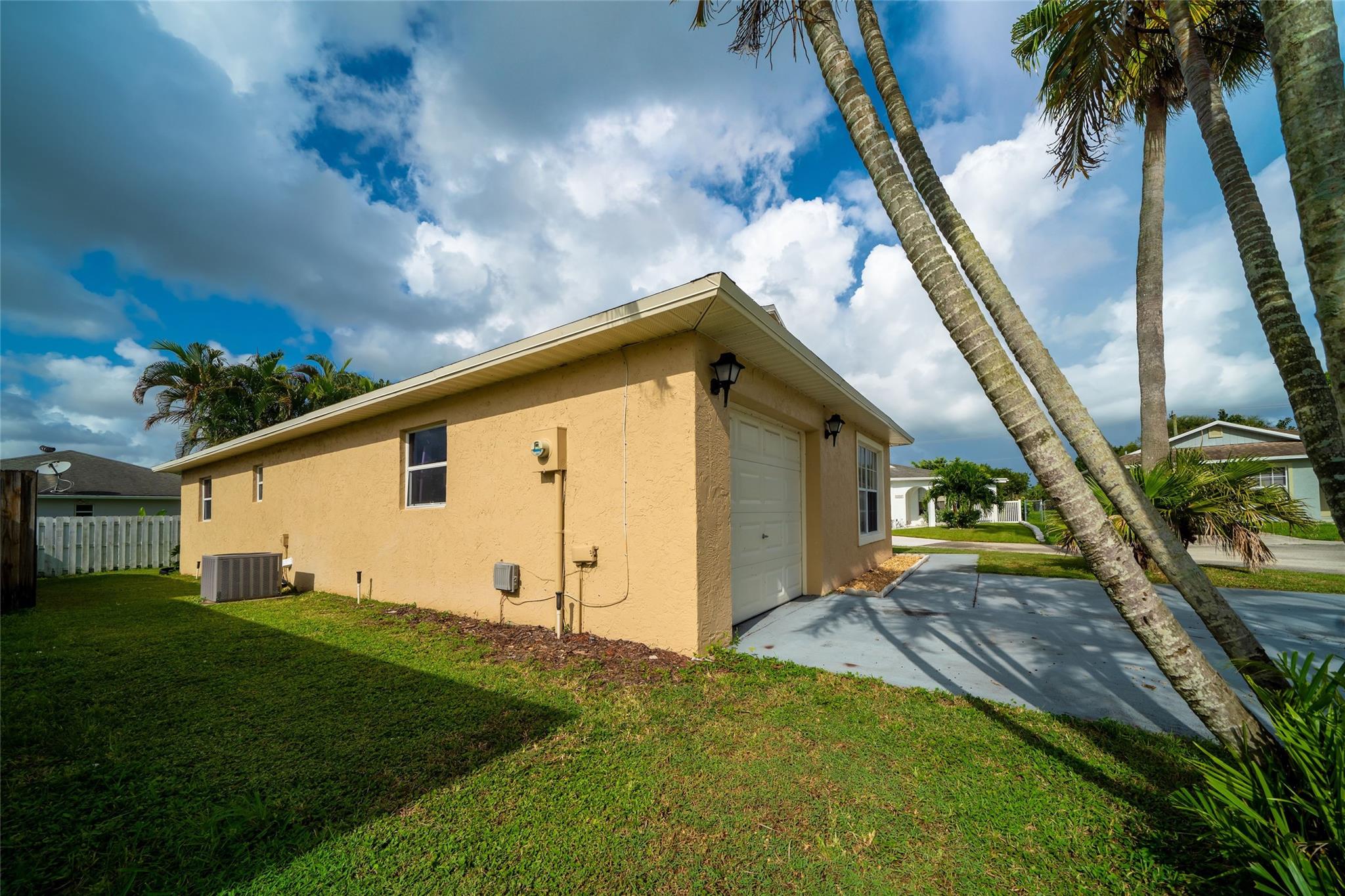 10100 Boynton Place Cir