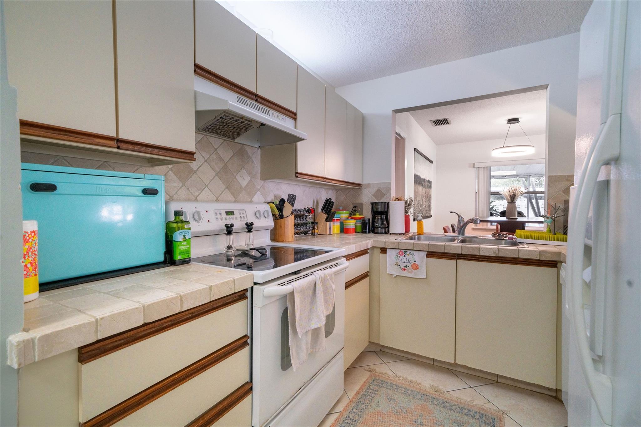 10100 Boynton Place Cir