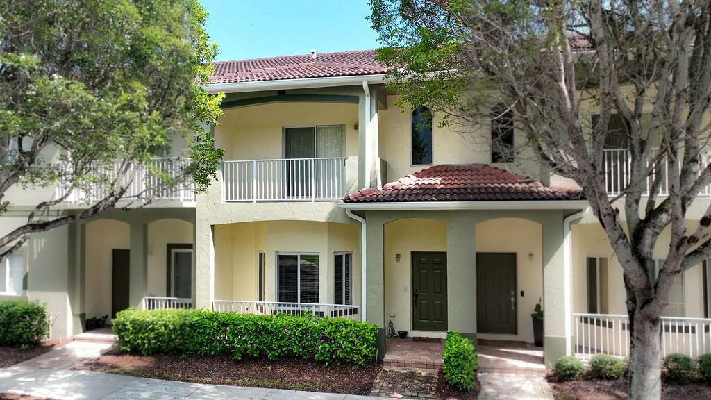 2416 SE 21st St Unit: 2416