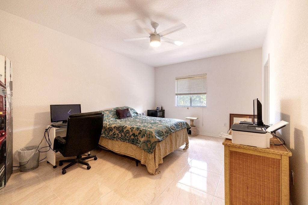 2416 SE 21st St Unit: 2416