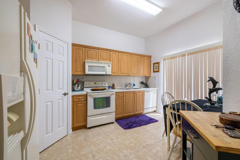 2416 SE 21st St Unit: 2416