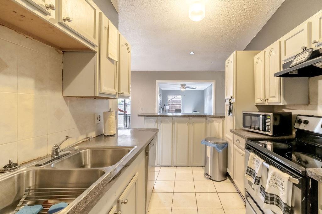 20420 NW 29th Pl Unit: ,