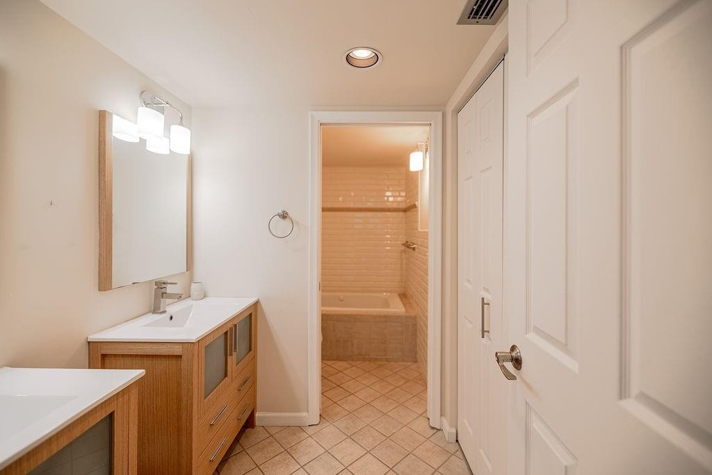 1703 Andros Isle Unit: H1