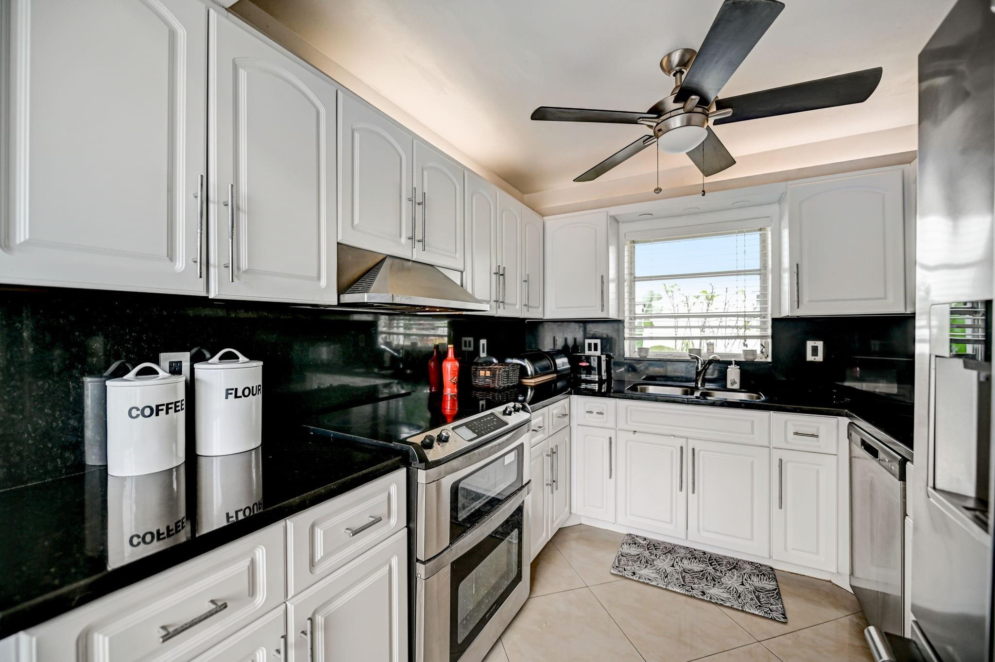 4711 Bayberry Ln