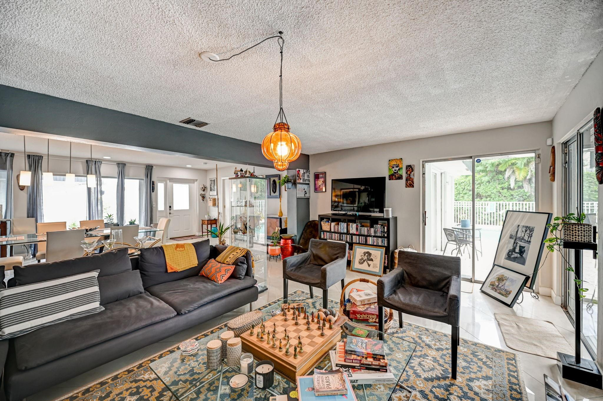 4711 Bayberry Ln
