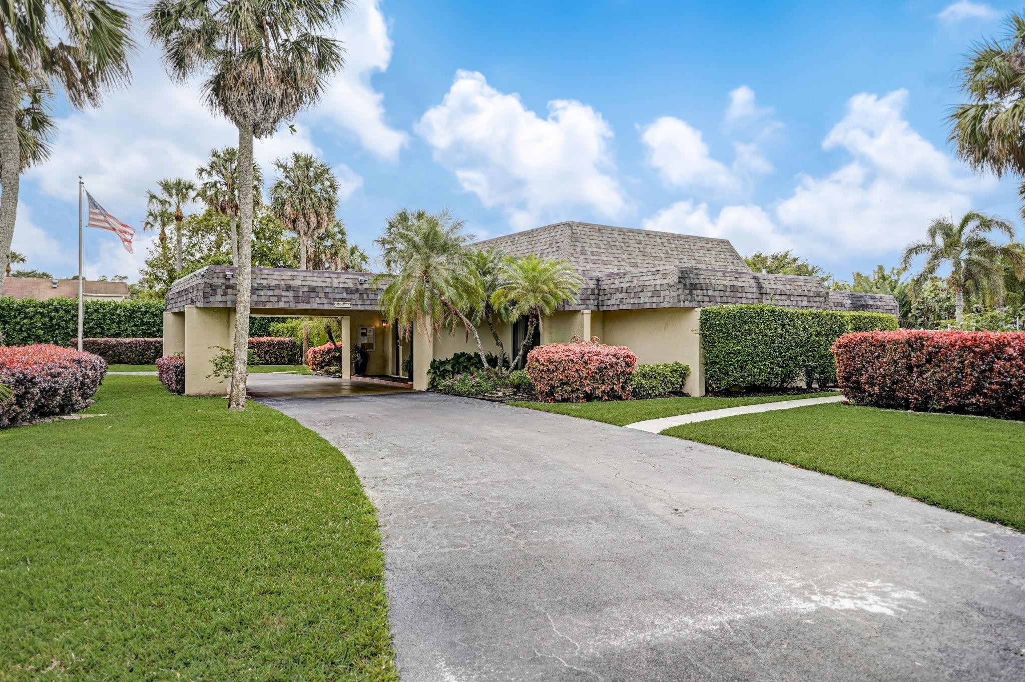 4711 Bayberry Ln