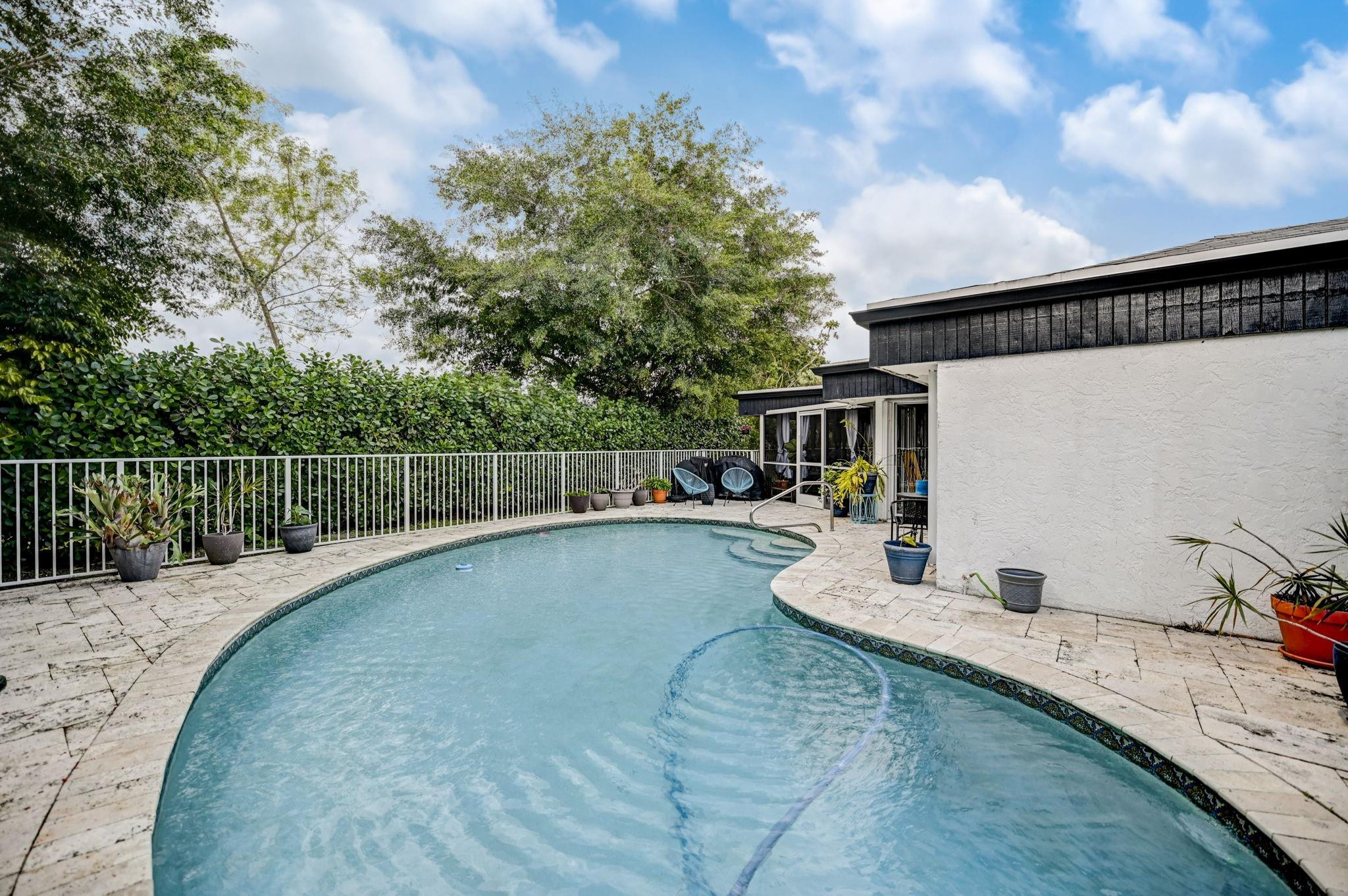 4711 Bayberry Ln