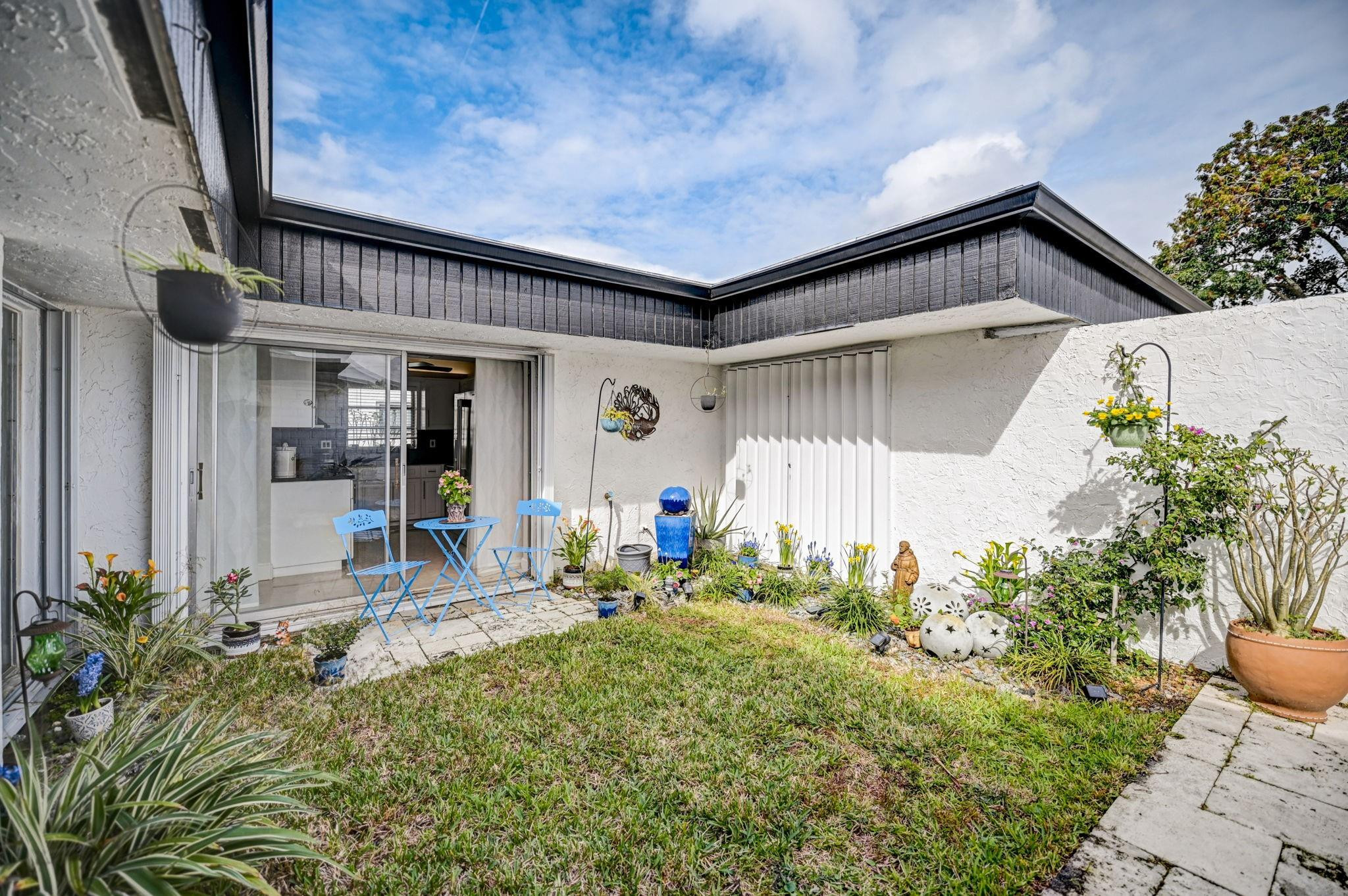 4711 Bayberry Ln