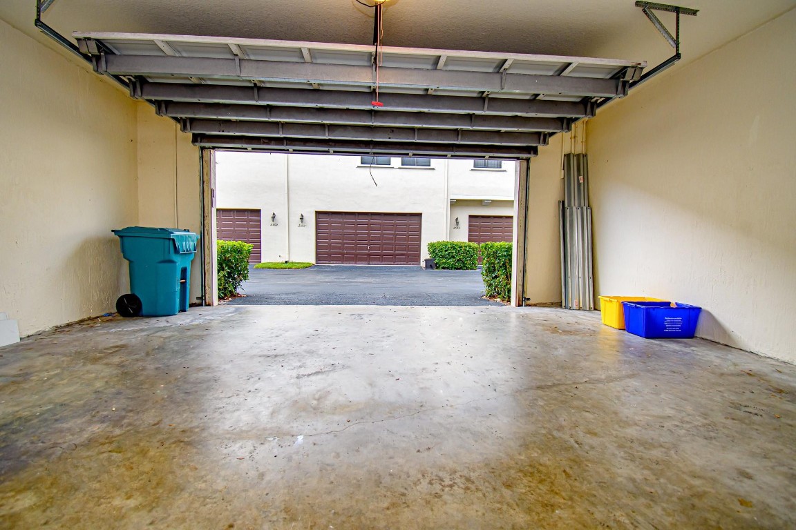 2407 Venetian Way