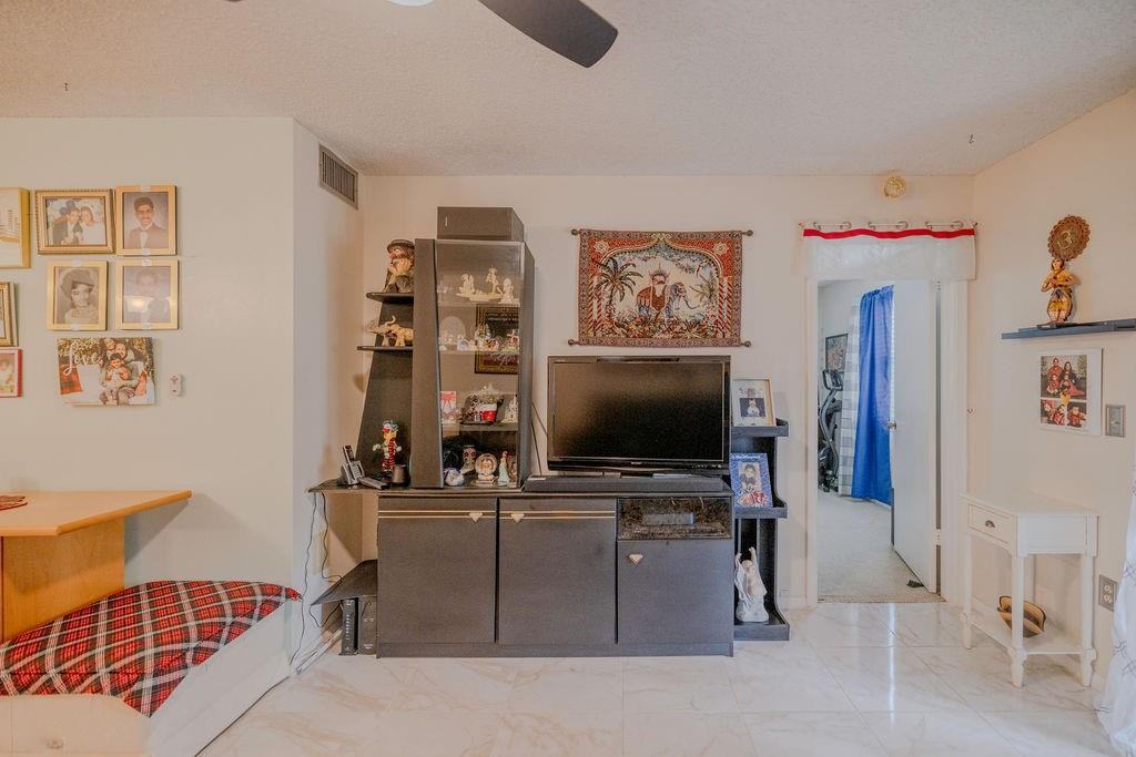 124 NW 93rd Ave 101