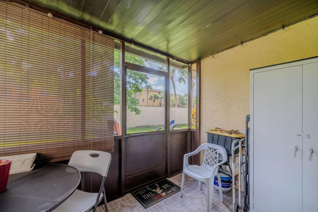 124 NW 93rd Ave 101