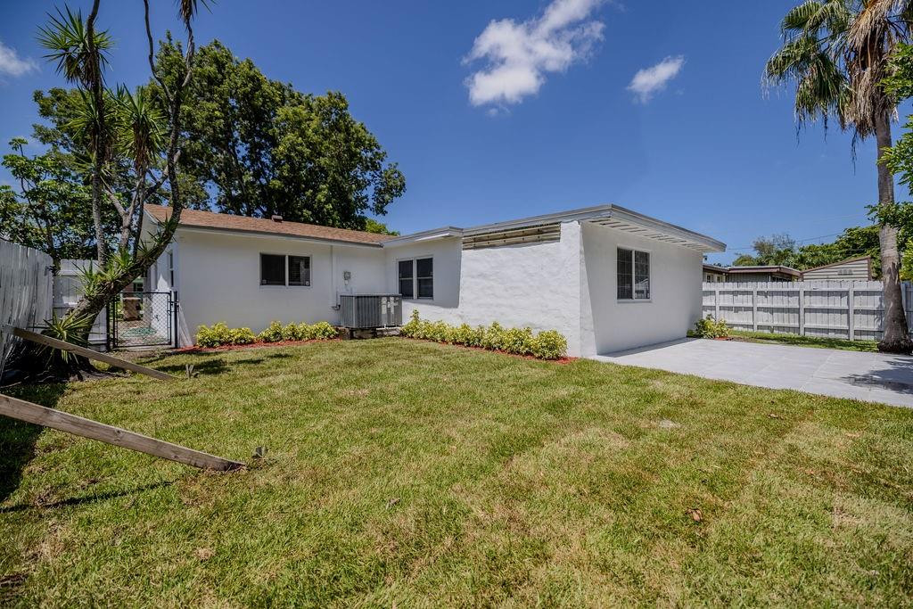 7730 NW 38th St