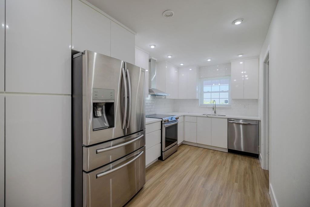 7730 NW 38th St