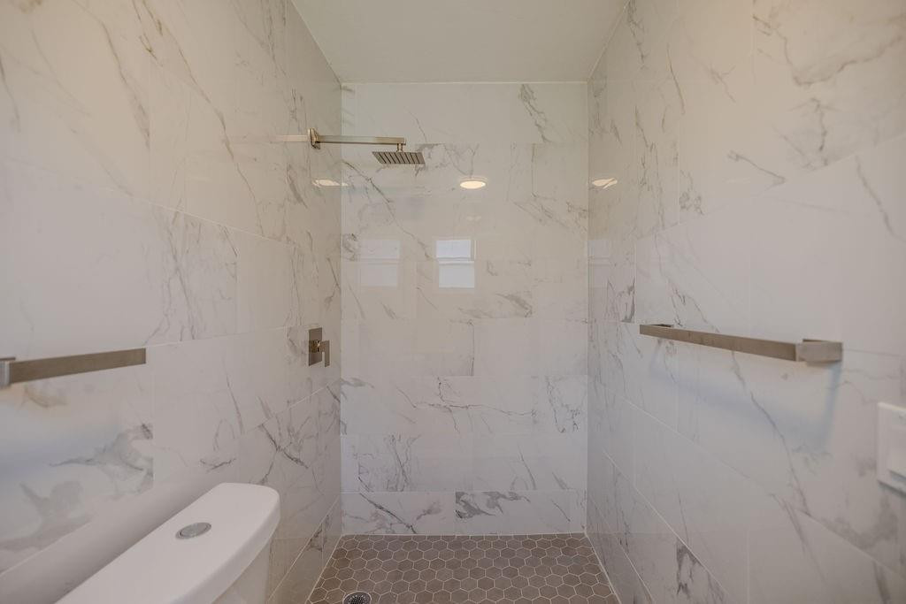 7730 NW 38th St
