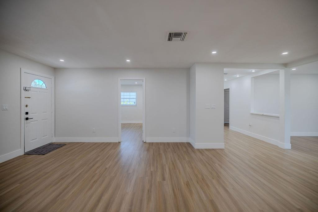 7730 NW 38th St
