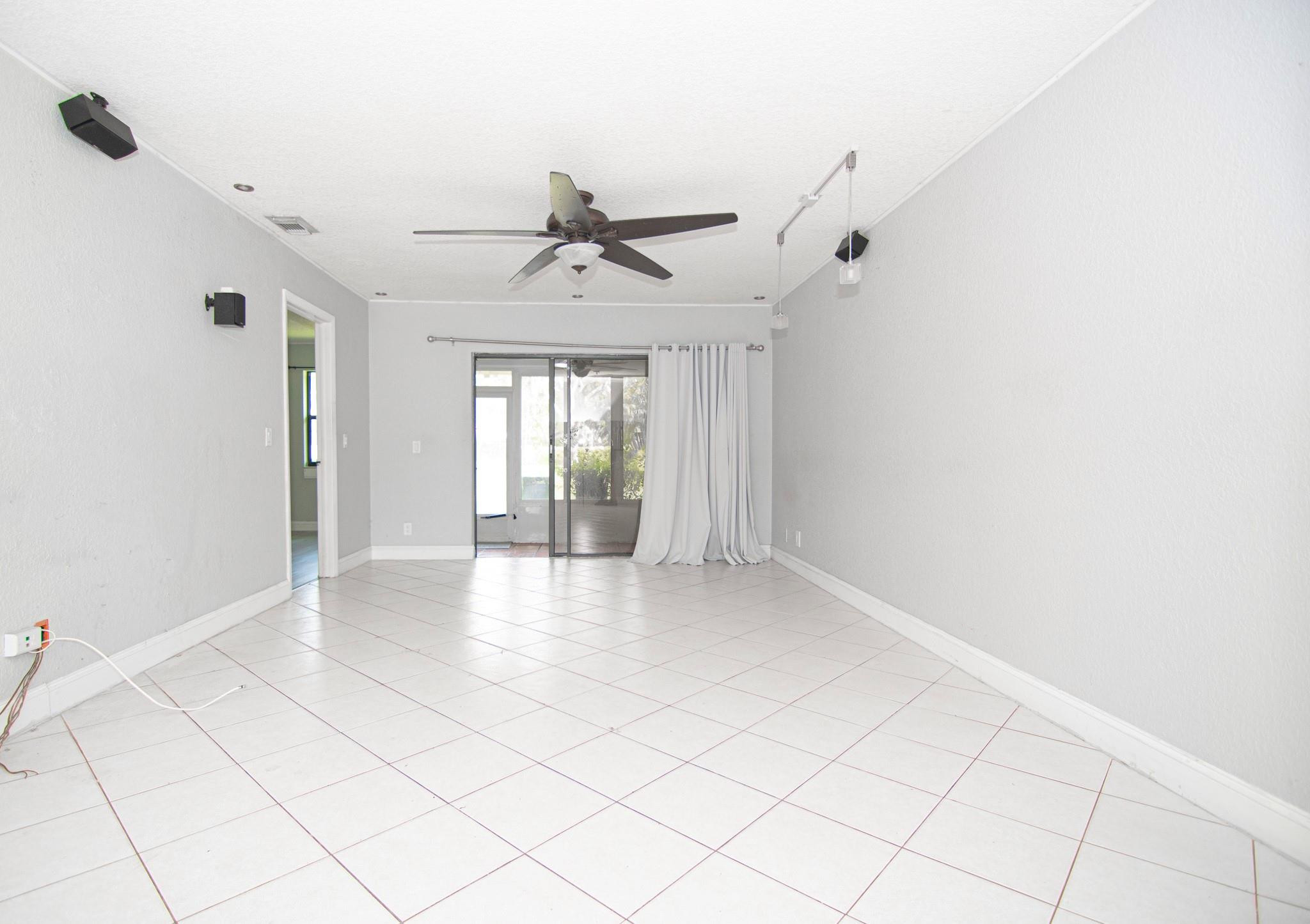 369 NW 36th Ave