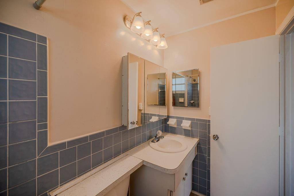 5405 NW 49th ter