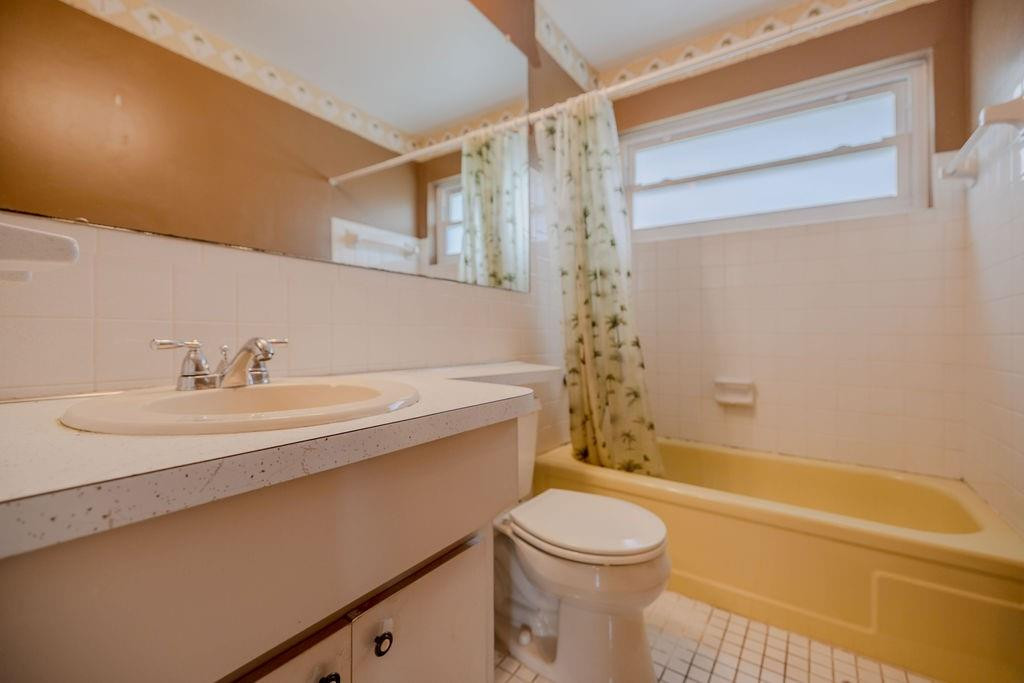 5405 NW 49th ter
