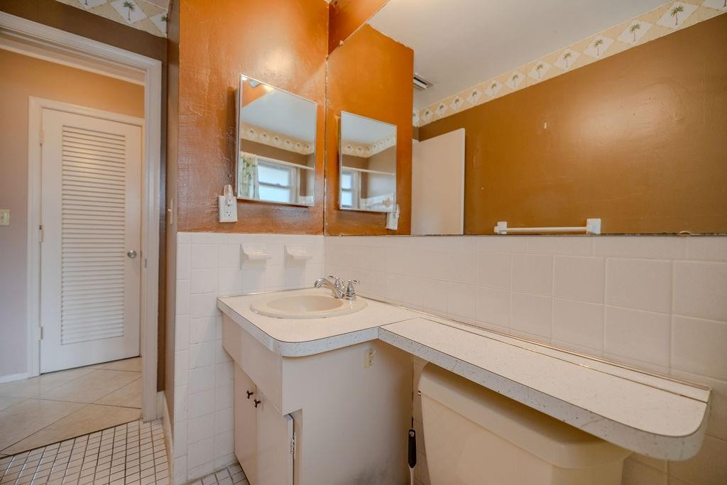 5405 NW 49th ter