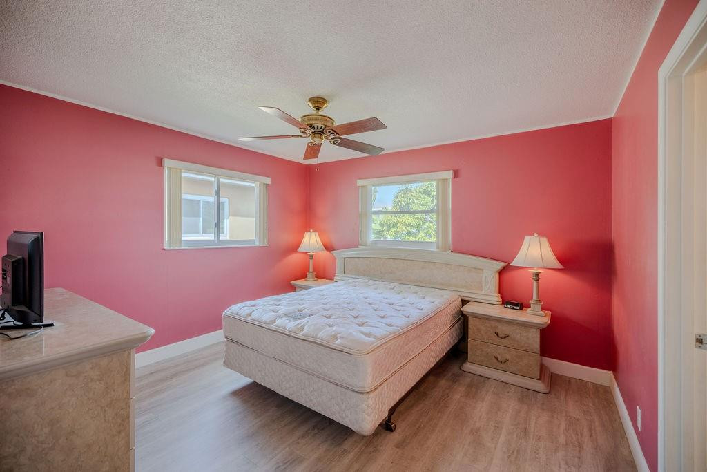 5405 NW 49th ter