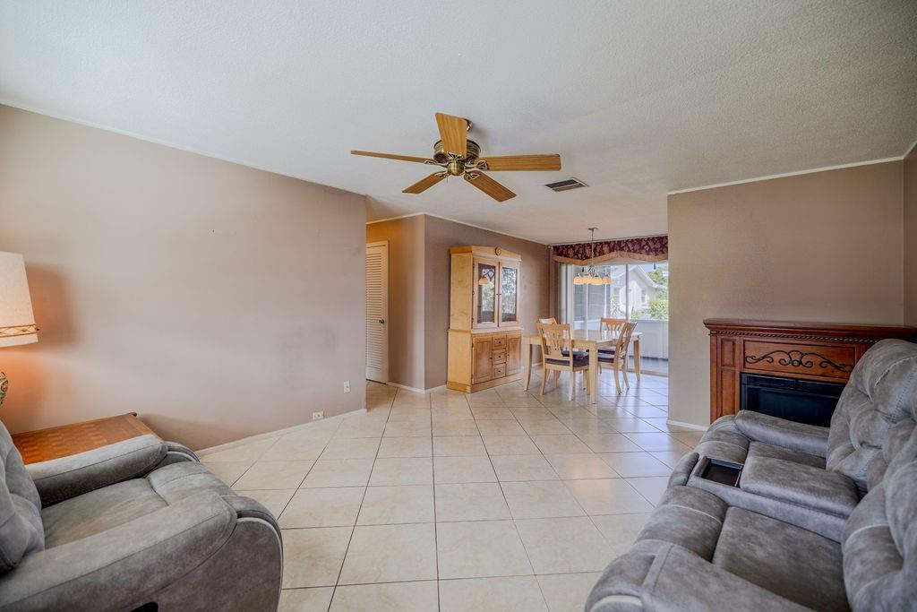5405 NW 49th ter