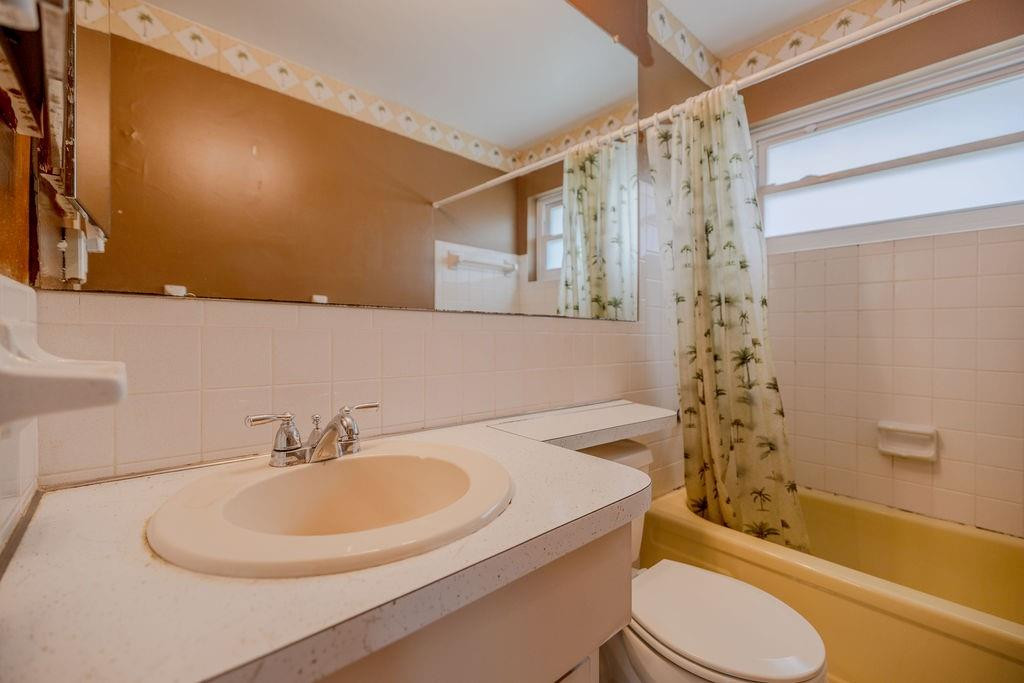 5405 NW 49th ter